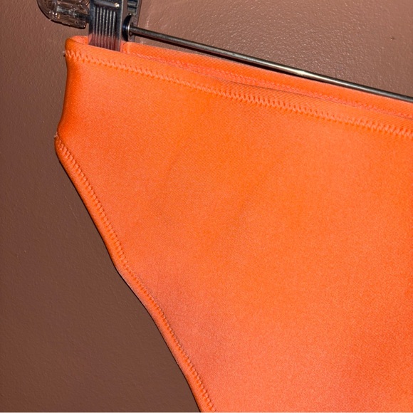 TRIANGL - Peach Bikini Scuba Bottom size Small - Picture 7 of 9